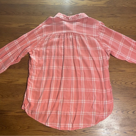 Women’s Magellan Outdoors Boyfriend Fit Long Sleeve Pink Button Down Sz L - Picture 2 of 9